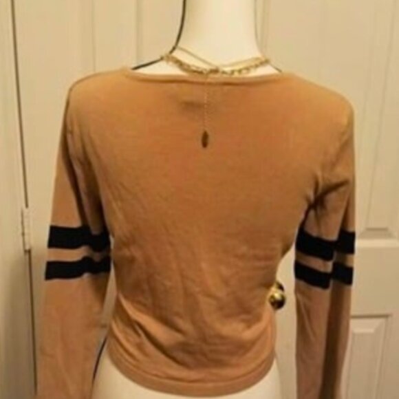 Juniors long sleeved top Size large From Forever 21 - Picture 2 of 2